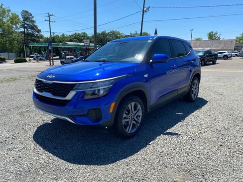 Used 2023 Kia Seltos LX AWD/4WD image 8