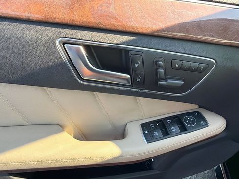 Used 2012 Mercedes-Benz E 350 4MATIC Sedan image 12