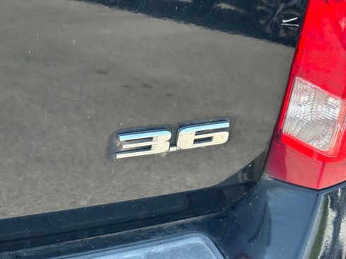 Used 2012 Cadillac SRX FWD image 6