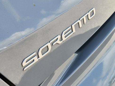 Used 2023 Kia Sorento SX AWD/4WD image 12