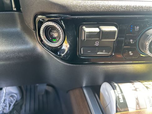 Used 2023 Chevrolet Silverado 1500 High Country w/ Technology Package AWD/4WD image 10