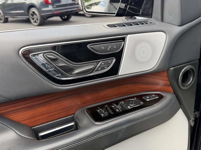 Used 2023 Lincoln Navigator Reserve AWD/4WD image 19