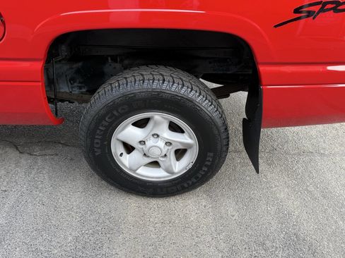 Used 1997 Dodge Ram 1500 Truck 2WD Club Cab image 62