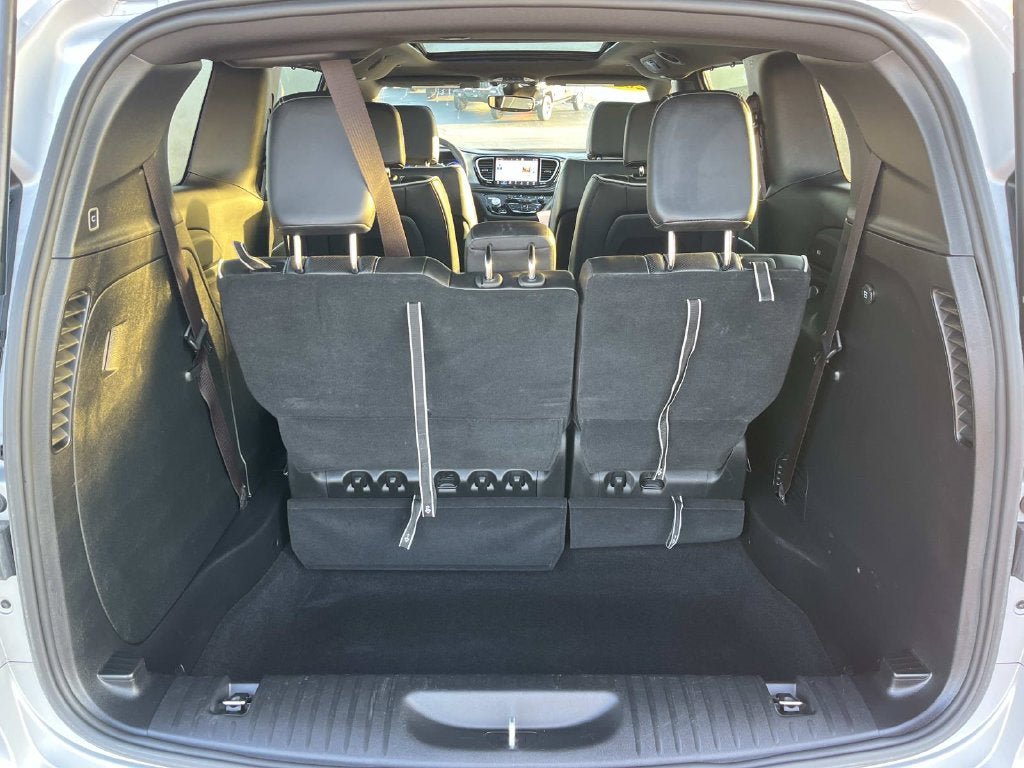 Used 2026 Chrysler Pacifica Limited w/ S Appearance Package FWD image 23