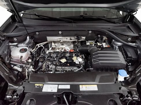 Used 2024 Volkswagen Atlas SE FWD image 3