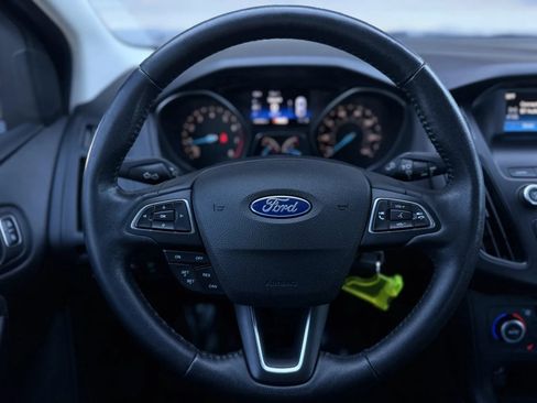 Used 2018 Ford Focus SE w/ Cold Weather Package image 20