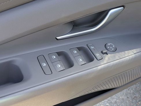 Certified 2024 Hyundai Elantra SEL FWD image 12