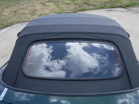 Used 2002 MAZDA MX-5 Miata SE RWD image 23