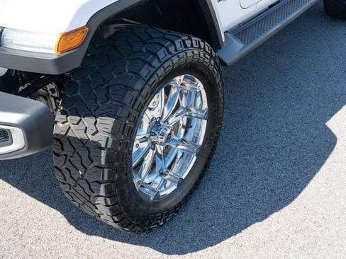 Used 2019 Jeep Wrangler Unlimited Sahara AWD/4WD image 12