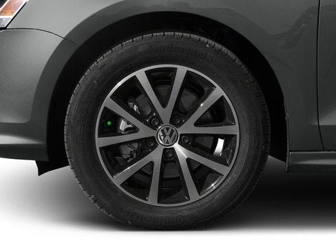 Used 2017 Volkswagen Jetta SE image 11