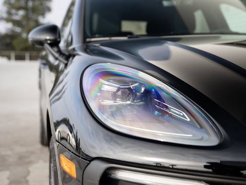 Certified 2025 Porsche Macan image 22