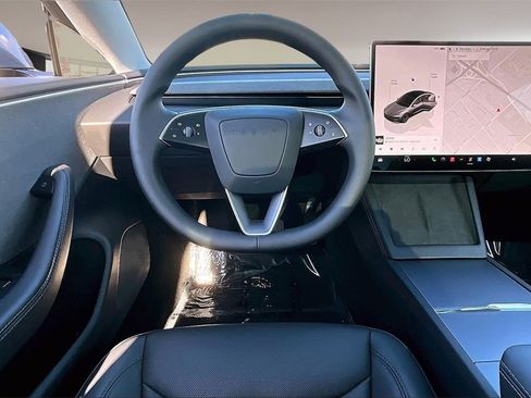 Used 2025 Tesla Model 3 Long Range image 8