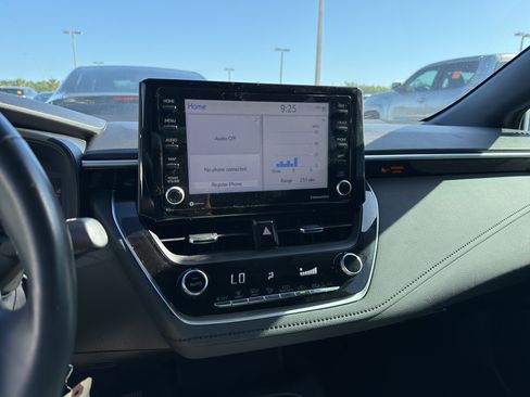 Used 2022 Toyota Corolla SE FWD image 4