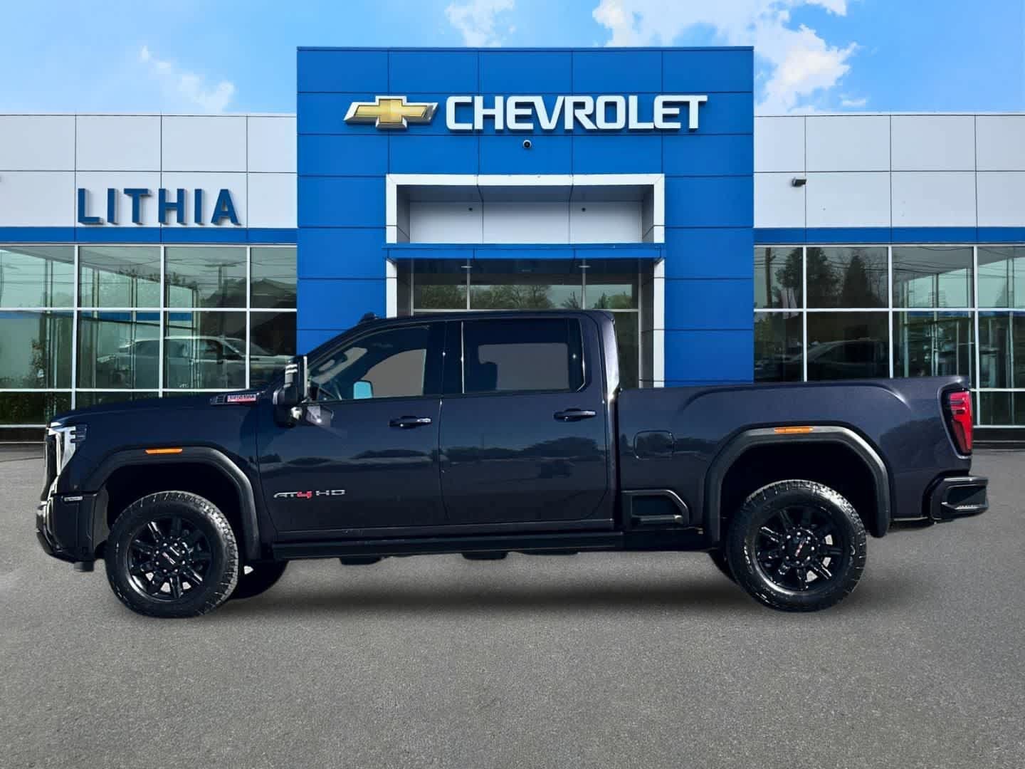 Used 2024 GMC Sierra 3500 AT4 w/ AT4 Premium Plus Package AWD/4WD image 5