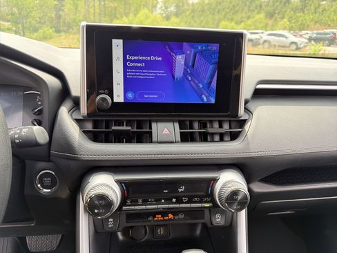 Used 2025 Toyota RAV4 XLE image 27