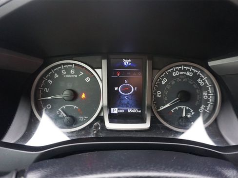 Used 2017 Toyota Tacoma SR5 image 6
