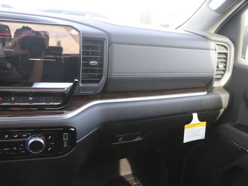 New 2026 GMC Sierra 1500 Elevation w/ LPO, Elevation Black Package image 27