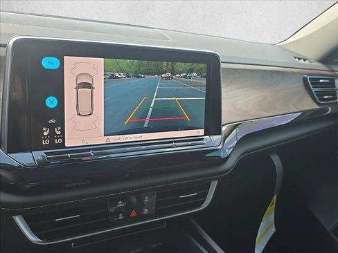 New 2026 Volkswagen Atlas SE FWD image 14