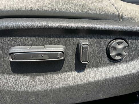 Used 2018 Honda CR-V Touring image 14