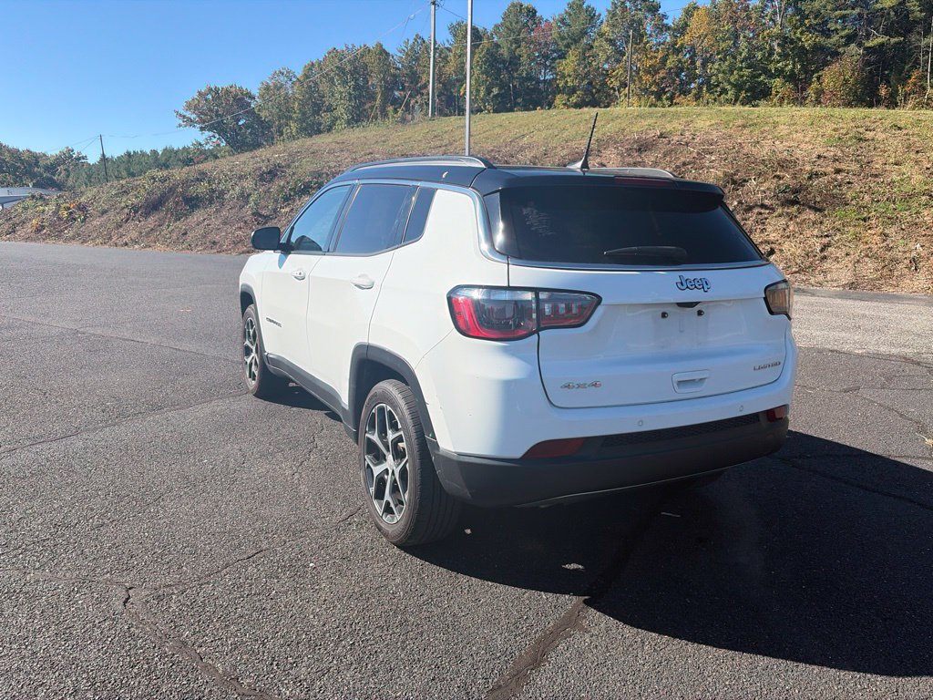 Used 2024 Jeep Compass Limited AWD/4WD image 7