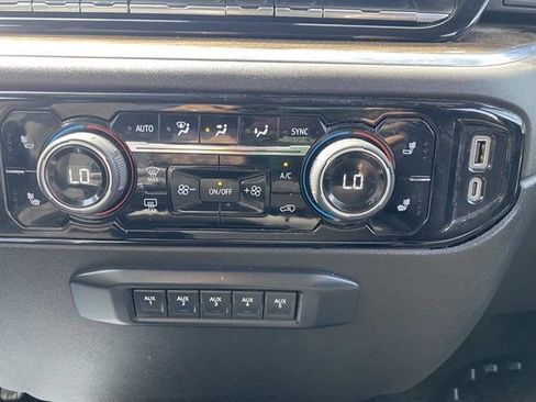 Used 2024 Chevrolet Silverado 3500 LT w/ Convenience Package image 27