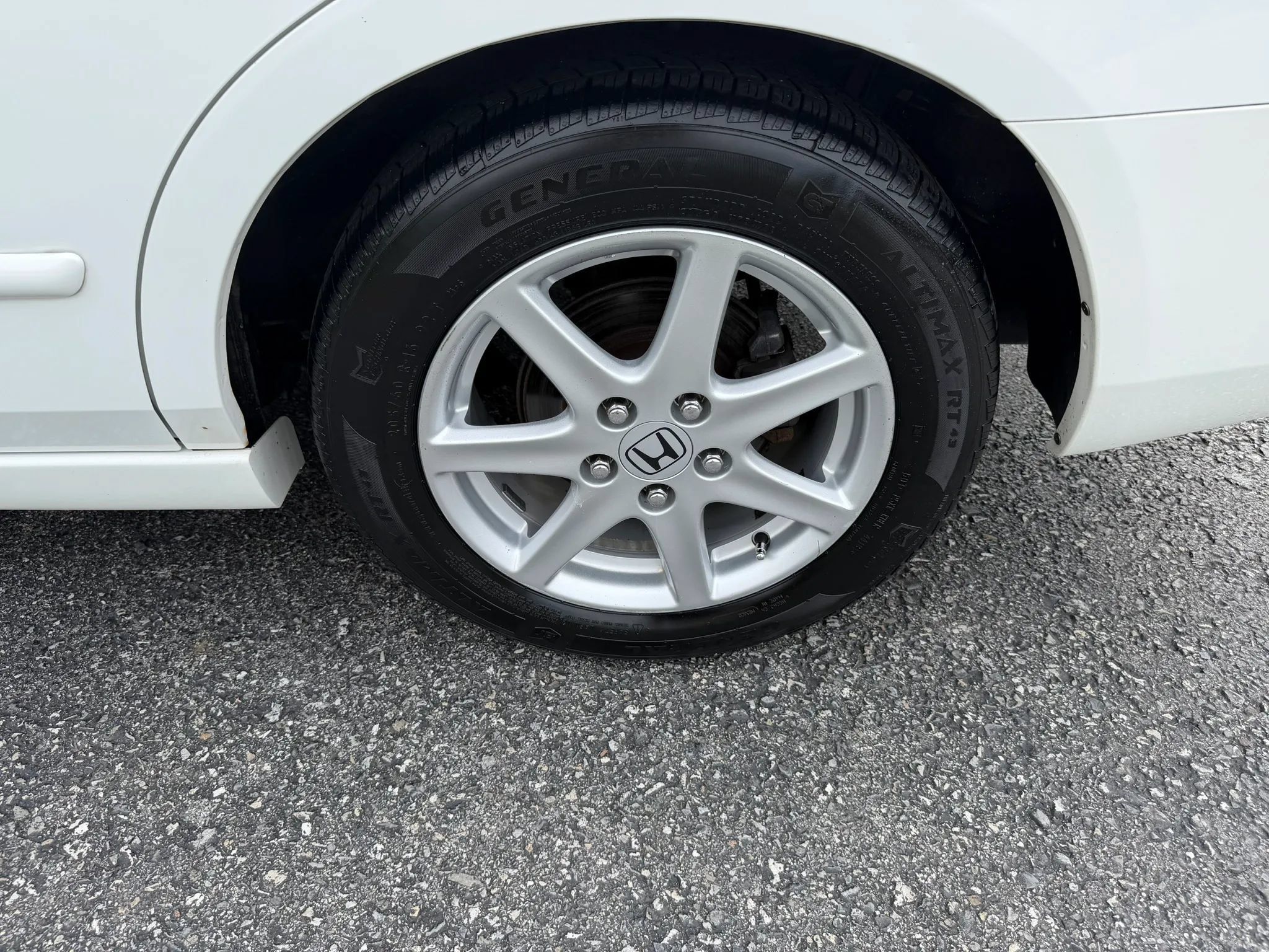 Used 2004 Honda Accord EX image 36