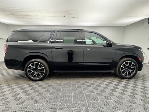 Used 2023 Chevrolet Suburban RST w/ Luxury Package AWD/4WD image 7