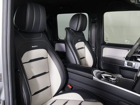 Used 2019 Mercedes-Benz G 63 AMG 4MATIC w/ Seat Comfort Package image 32