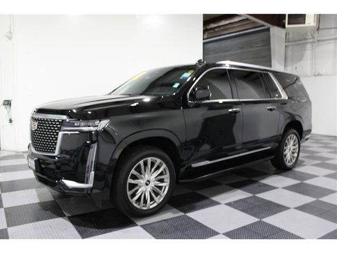 Used 2022 Cadillac Escalade ESV Premium Luxury image 7