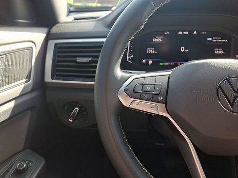 Used 2022 Volkswagen Atlas Cross Sport SE w/ Black Wheel Package AWD/4WD image 20