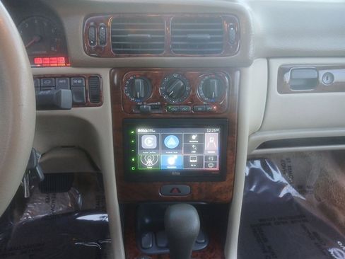 Used 1999 Volvo C70 LT image 17