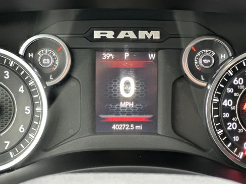 Used 2024 RAM 2500 Big Horn image 25