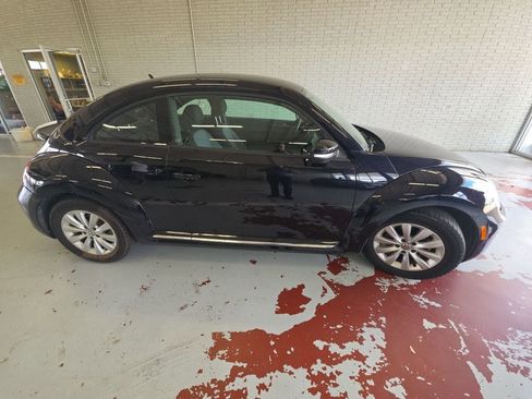 Used 2019 Volkswagen Beetle 2.0T S image 4