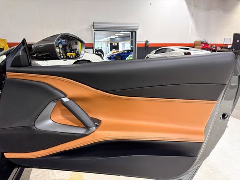 Used 2020 Ferrari 812 Superfast image 17