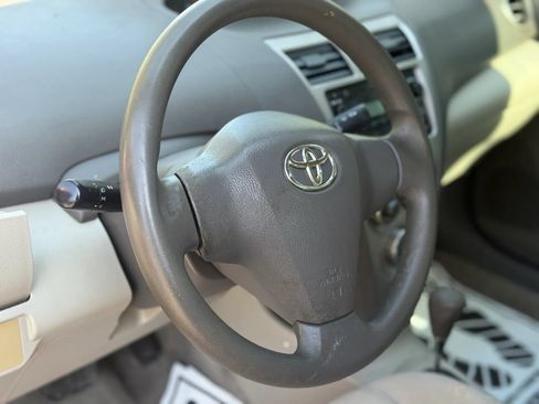 Used 2009 Toyota Yaris S FWD image 10