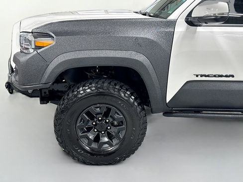 Used 2023 Toyota Tacoma TRD Off-Road w/ TRD Premium Off Road Package image 12