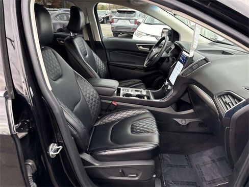 Used 2023 Ford Edge Titanium image 9
