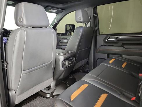 Used 2024 GMC Sierra 2500 AT4 w/ AT4 Premium Plus Package AWD/4WD image 11
