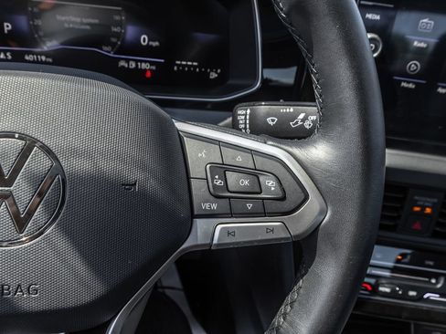 Certified 2025 Volkswagen Jetta SE FWD image 24