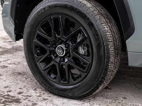 Used 2024 Toyota Tundra Limited image 7