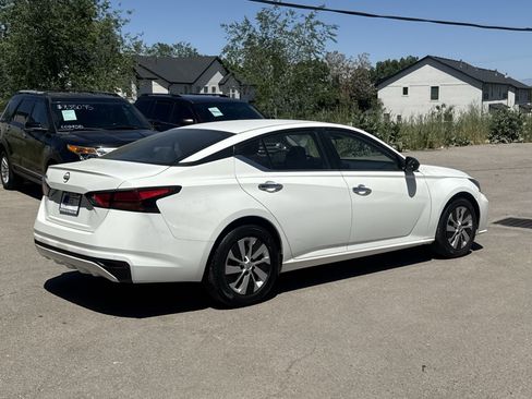 Used 2024 Nissan Altima 2.5 S FWD image 4