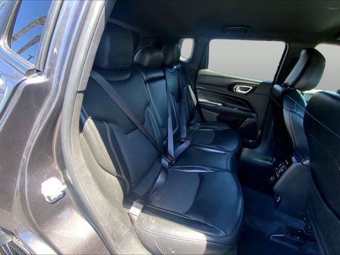 Used 2023 Jeep Compass Latitude AWD/4WD image 19