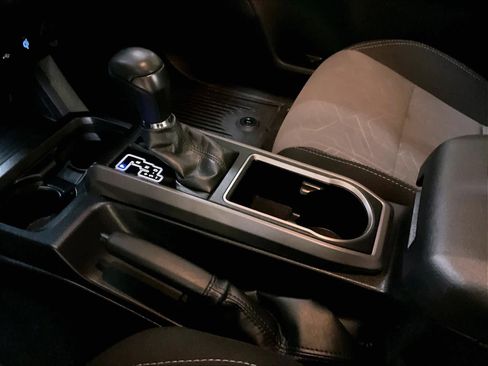 Used 2023 Toyota Tacoma TRD Sport w/ Technology Package image 20