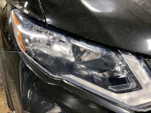 Used 2019 Nissan Rogue SV image 24