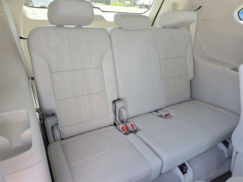 New 2025 Buick Enclave Avenir w/ Super Cruise Package image 16