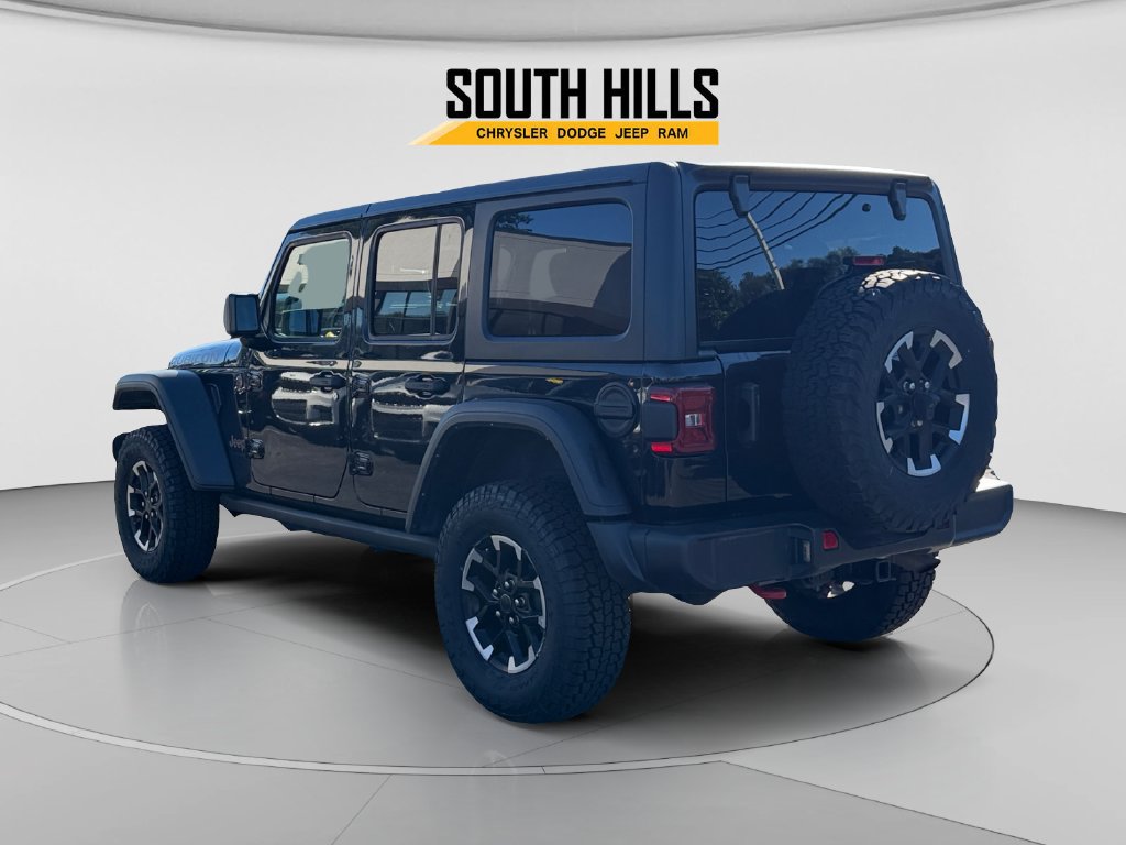 Used 2025 Jeep Wrangler Unlimited Rubicon AWD/4WD image 3
