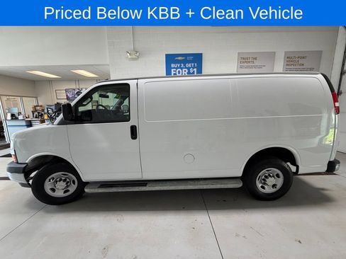 Used 2024 Chevrolet Express 2500 w/ Driver Convenience Package image 5