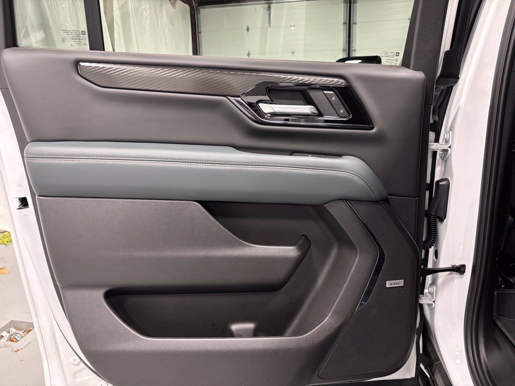 Used 2026 GMC Yukon XL AT4 AWD/4WD image 40