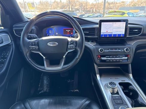 Used 2020 Ford Explorer Platinum image 44