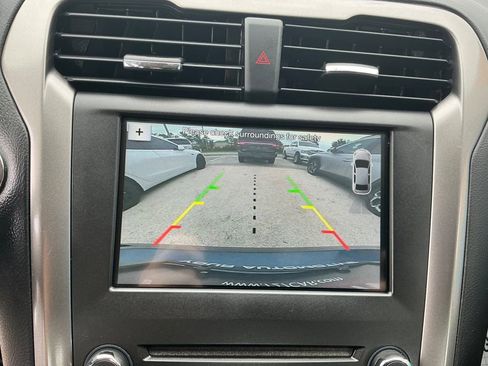 Used 2018 Ford Fusion SE w/ Fusion SE Technology Package image 32